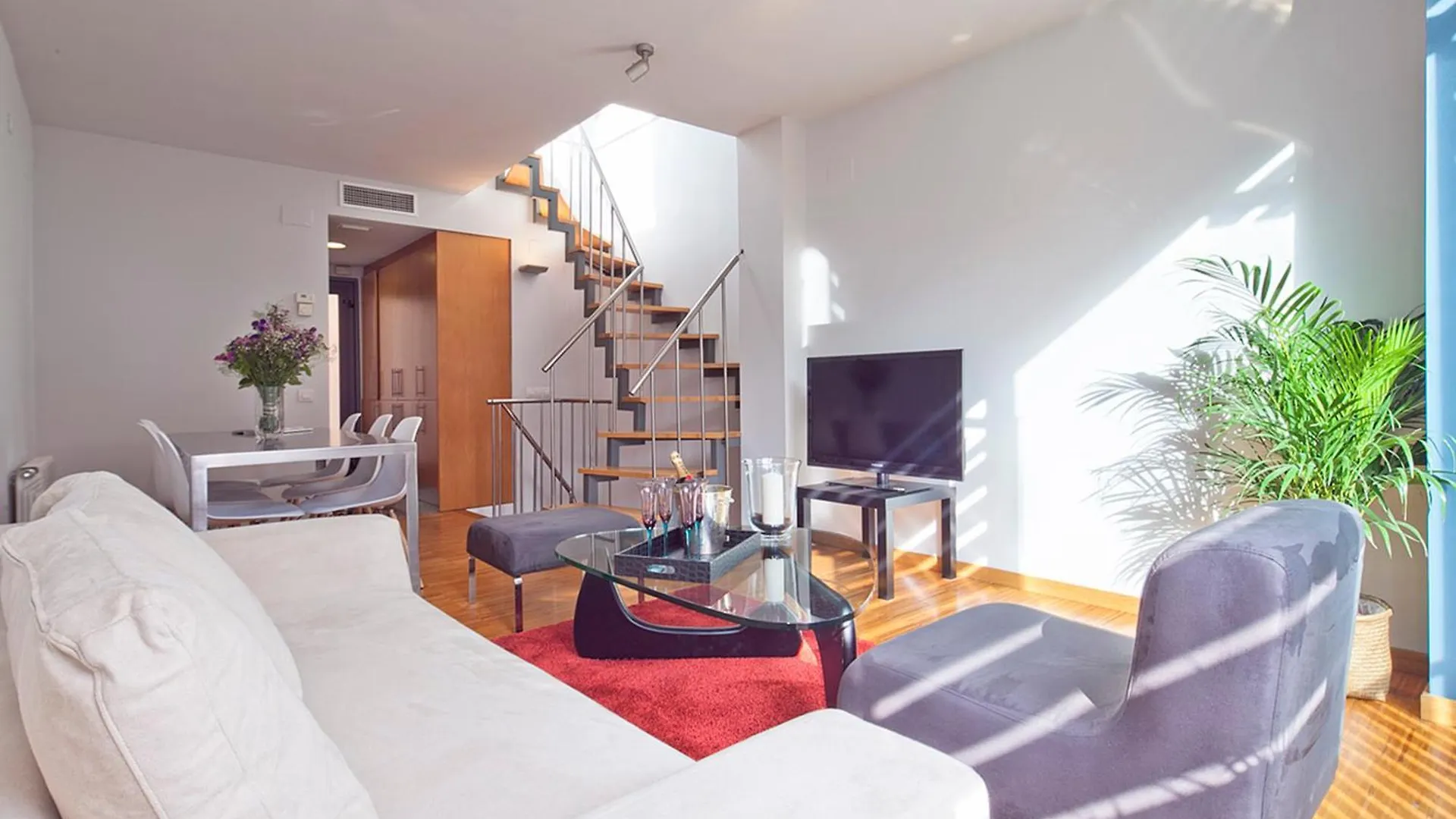 My Space Emirates - Park Gueell Triplex With Private Terrace Barcelona Apartment